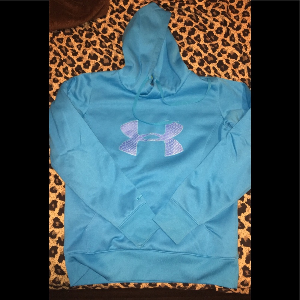 Women’s under armour sweatshirt